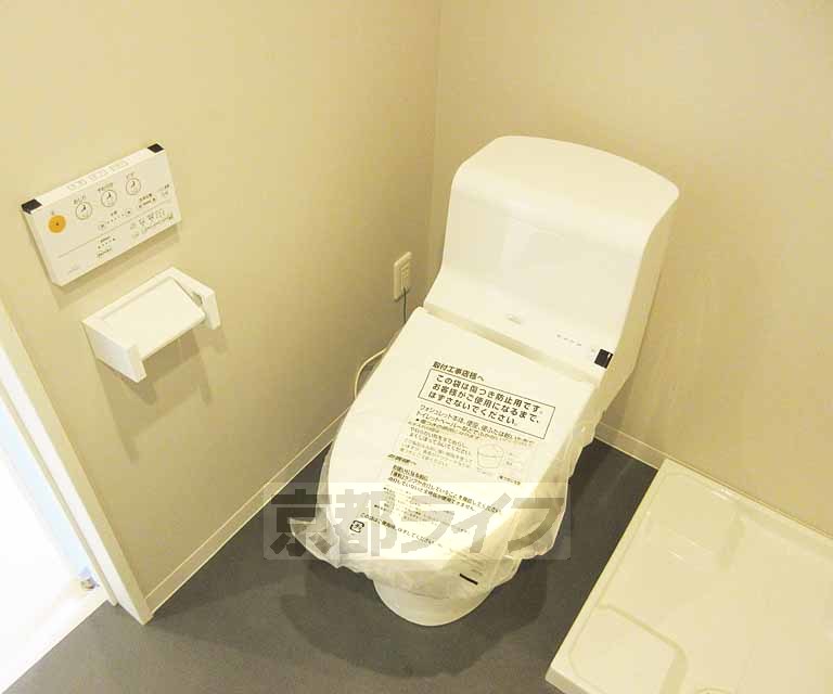 トイレ　ウォシュレット付きトイレです。