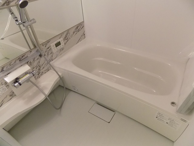 バス・シャワールーム　バスルーム