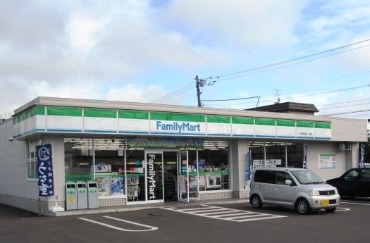 コンビニ　ファミリーマート京屋東山店（コンビニ）まで571m