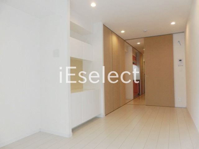 居室・リビング　バルコニー側からの洋間です