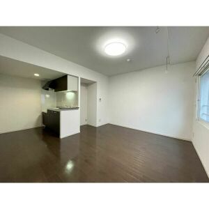 居室・リビング　★街中アクセス良好のエアコン付2LDK★南向き角部屋です♪★