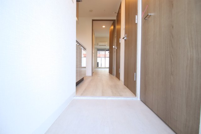 玄関　※別号室に写真