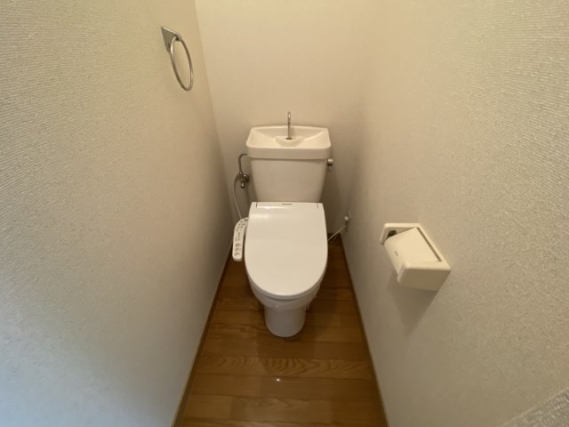 トイレ　※同物件別号室の写真になります