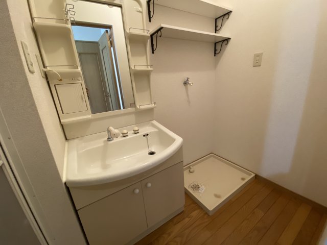 洗面設備　※同物件別号室の写真になります