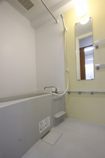 バス・シャワールーム　同物件別号室のものです。
