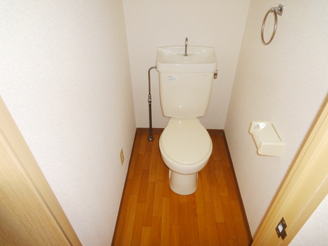 トイレ　別号室の写真です