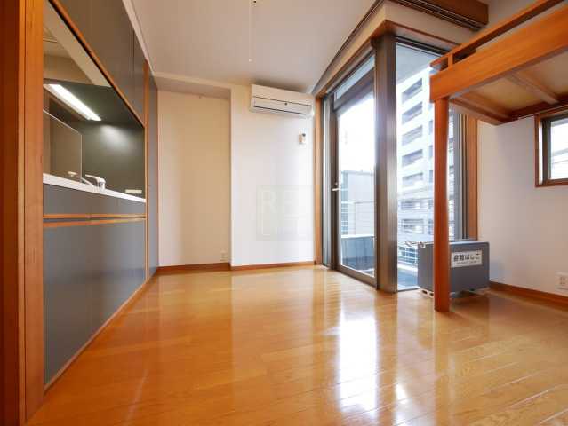 居室・リビング　華姿ビルの居間・リビング