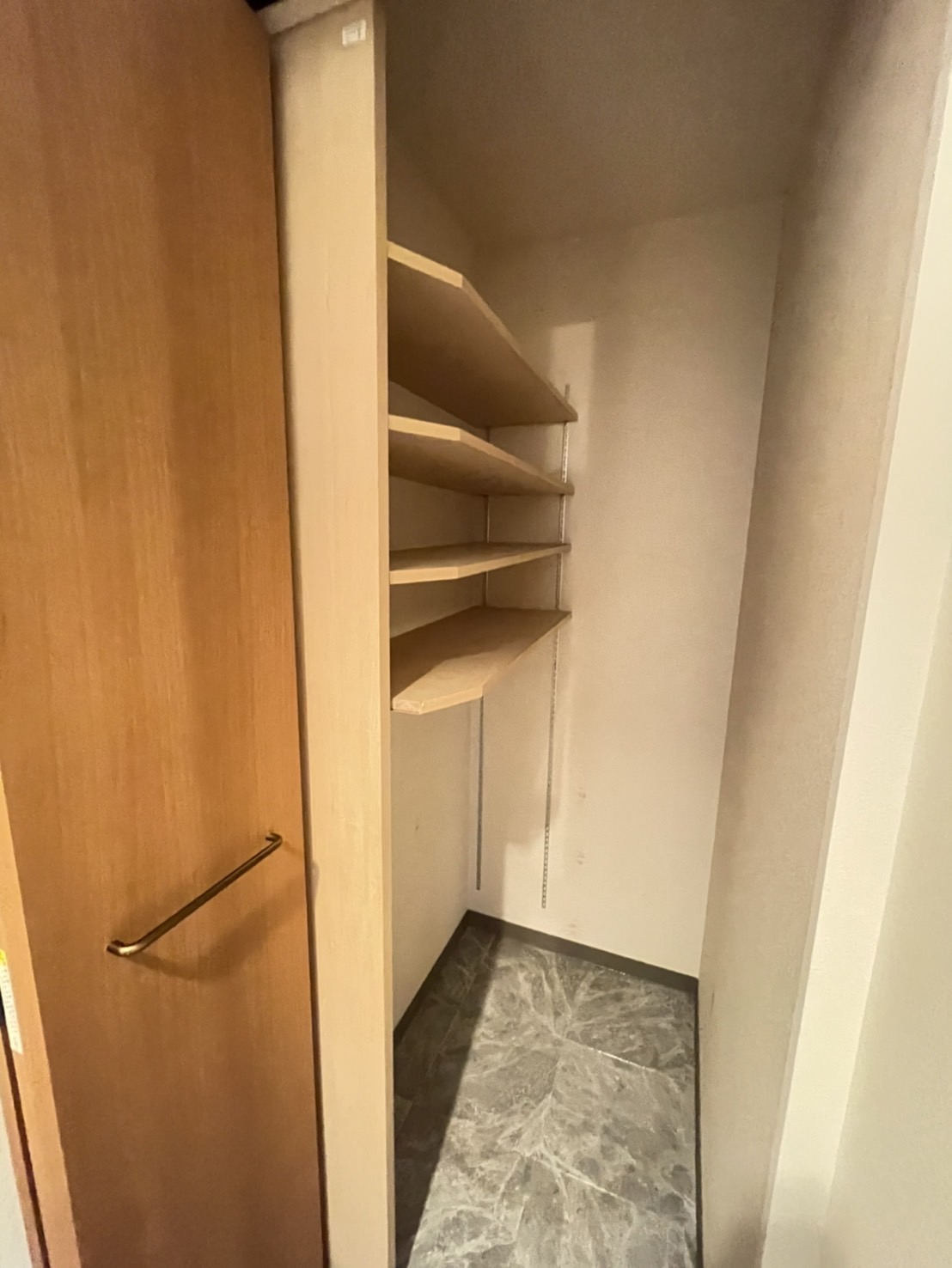 玄関　※反転タイプ