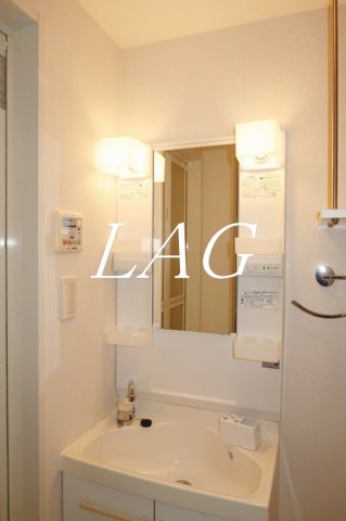 洗面設備　独立洗面台です。