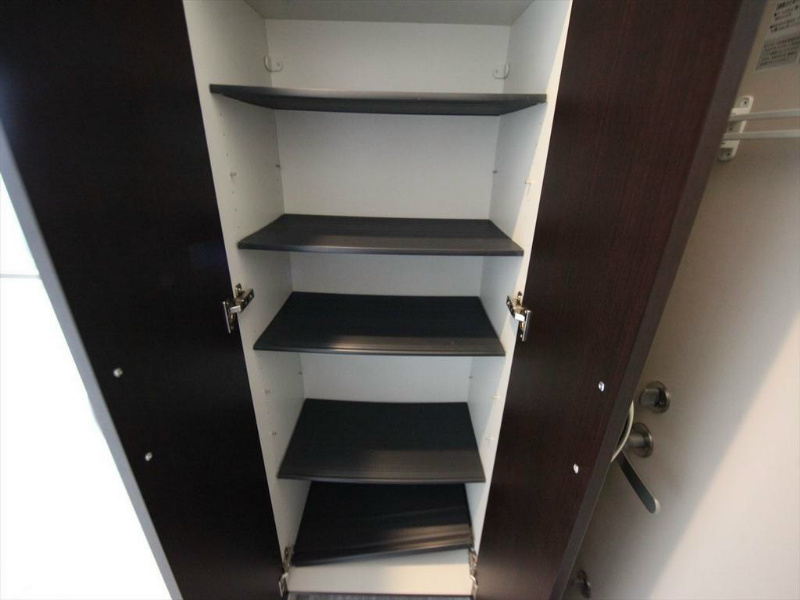 玄関　玄関　シューズボックス付