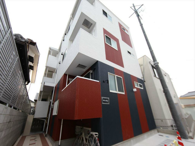 建物外観　オートロック　光インターネット無料　家具家電ご用意できます