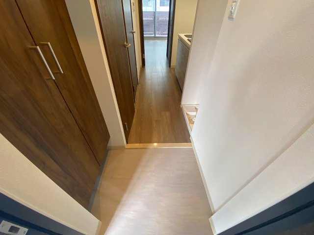 玄関　カラーパターンが異なりますので、写真はイメージとなります。