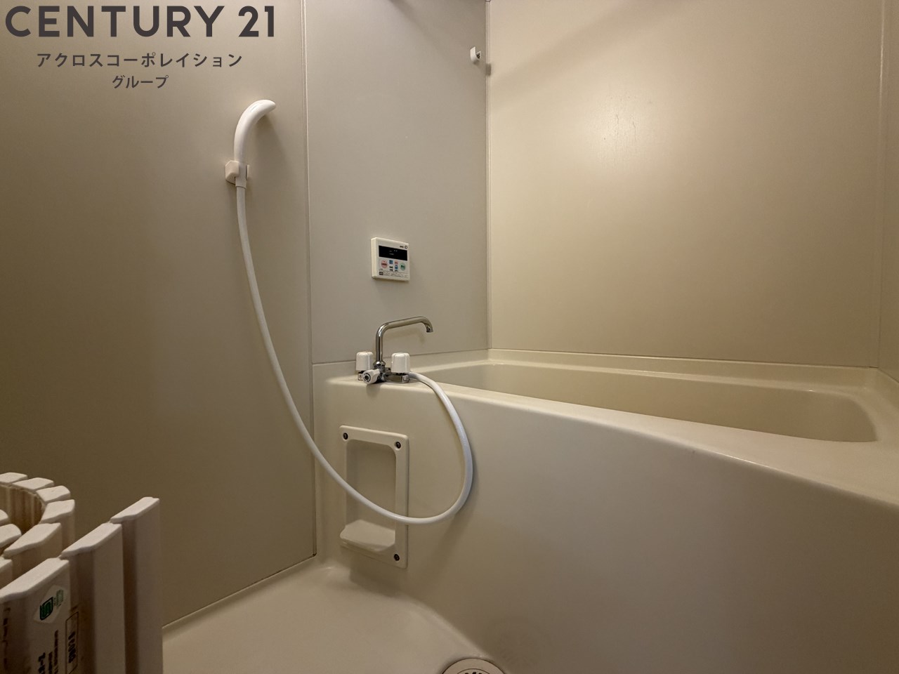 バス・シャワールーム　コンパクトで使いやすいお風呂です