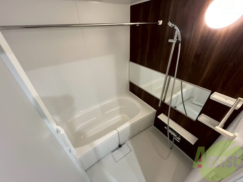 バス・シャワールーム　お風呂になります。一日の疲れを癒してくださいね。