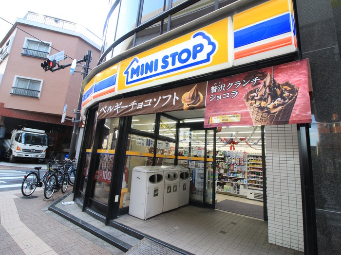 コンビニ　ミニストップ板橋中丸店（コンビニ）まで400m