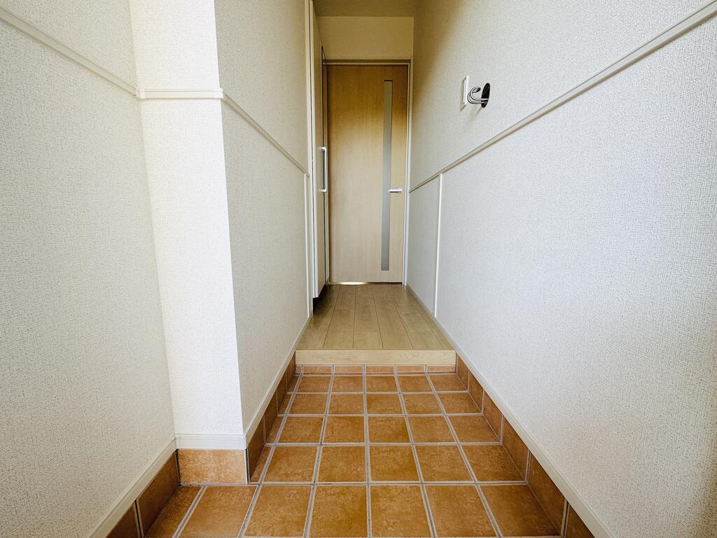 玄関　※画像と反転タイプのお部屋です