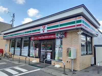 コンビニ　セブンイレブン（コンビニ）まで100m