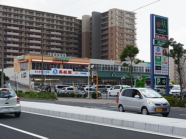 ショッピングセンター　エムズタウン（ショッピングセンター）まで1074m