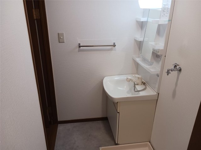 洗面設備　脱衣スペースもあります