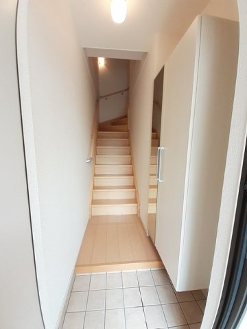 玄関　収納もある玄関です