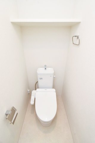 トイレ　別号室のものになります。現状優先。