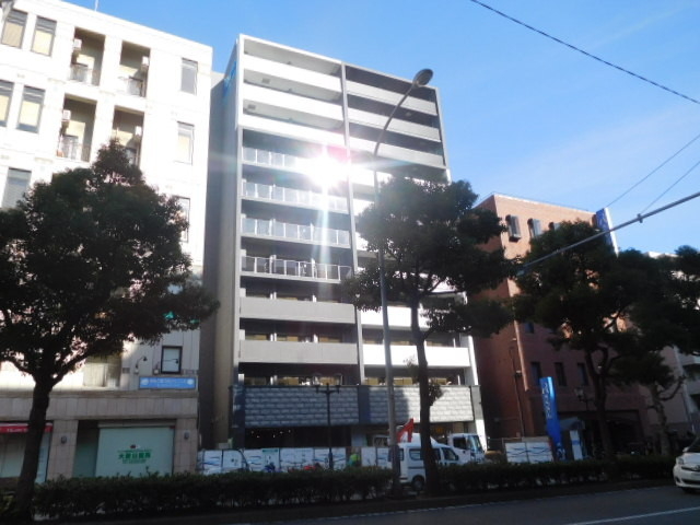 建物外観　シャープなデザインが印象的な洗練の住まい