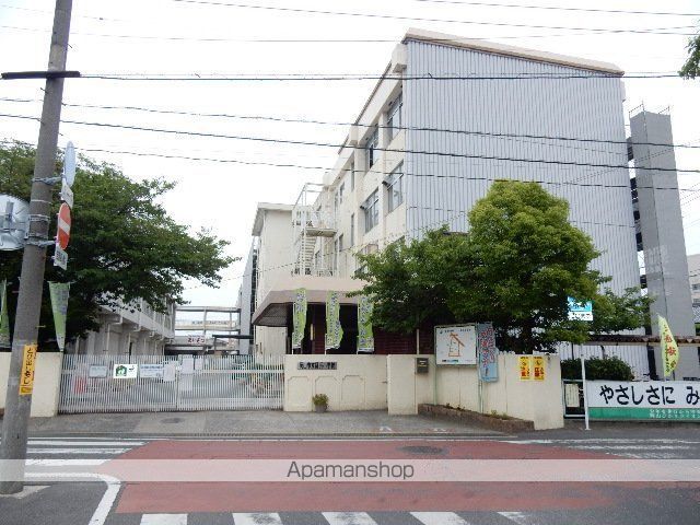 小学校　岡山市立福浜小学校（小学校）まで647m