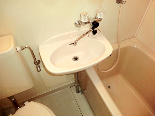 洗面設備　浴室内に洗面台がついてます♪