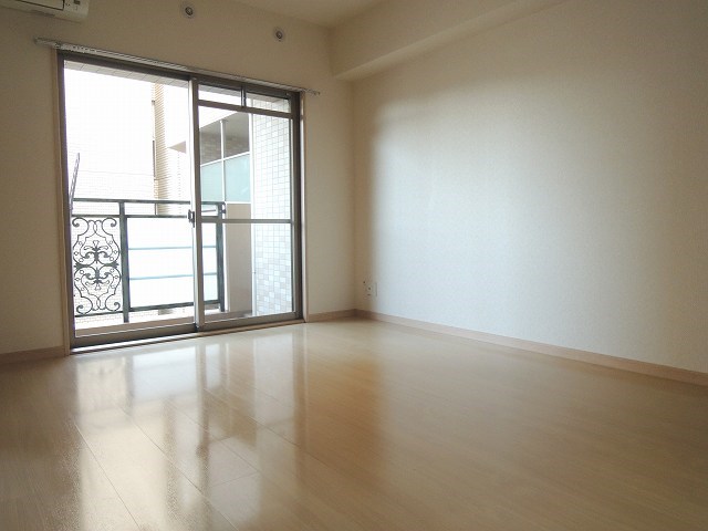 居室・リビング　※別部屋参考画像