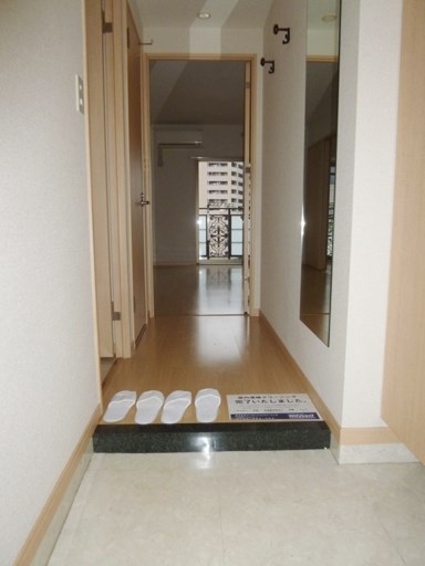 玄関　※別部屋参考画像