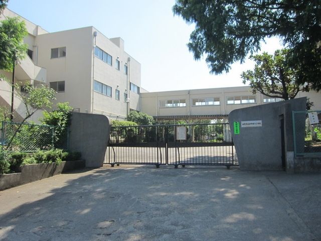 小学校　日野市立第六小学校（小学校）まで452m