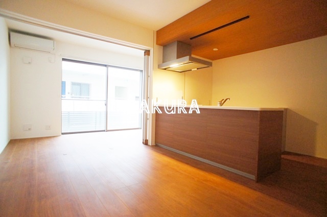 居室・リビング　開放感のあるゆったりとしたお部屋です♪