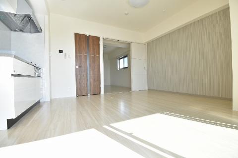 居室・リビング　室内