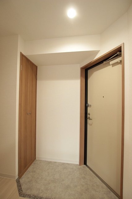 玄関　同物件別号室