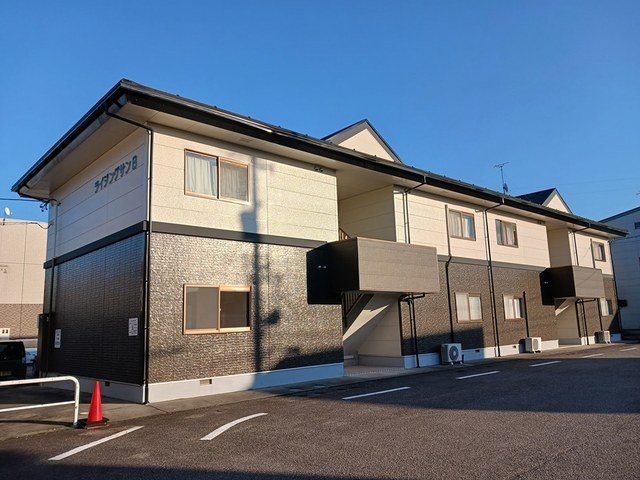 建物外観　外観は落ち着いています