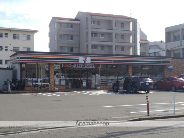 コンビニ　セブンイレブン（コンビニ）まで467m