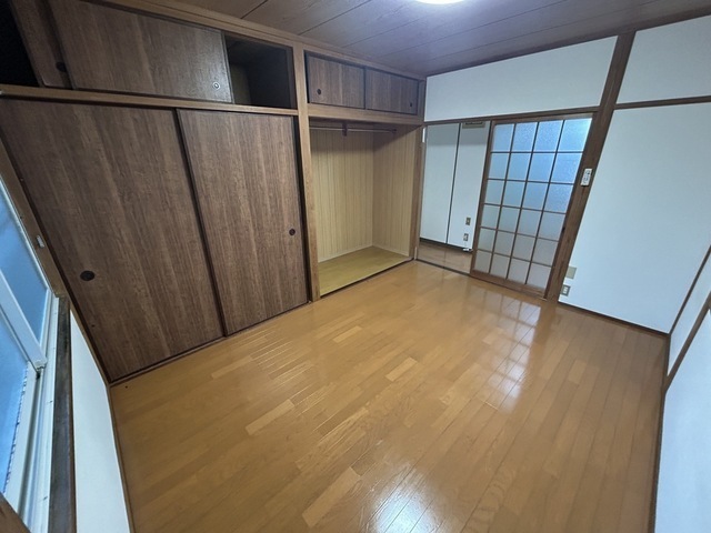 居室・リビング　別号室の写真です