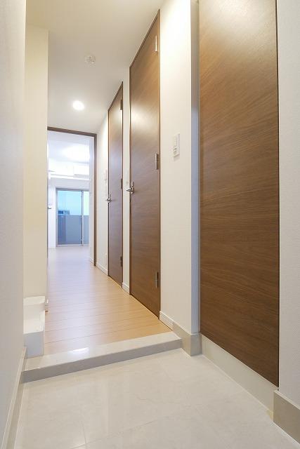 玄関　「玄関から」