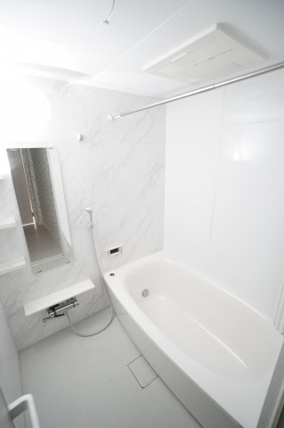バス・シャワールーム　※同物件・反転タイプの写真です。