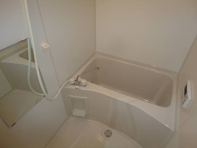 バス・シャワールーム　※他の部屋の写真です