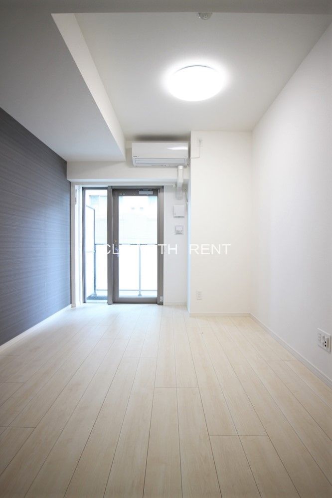 居室・リビング　8.3帖の洋室/インターネット無料