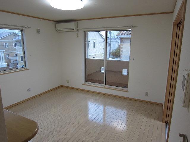 居室・リビング　すべて参考写真です（反転タイプあり）