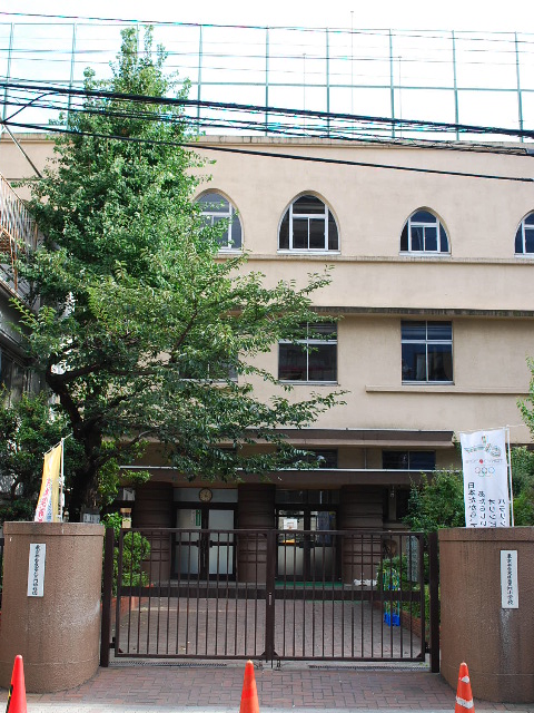 小学校　台東区立黒門小学校（小学校）まで537m