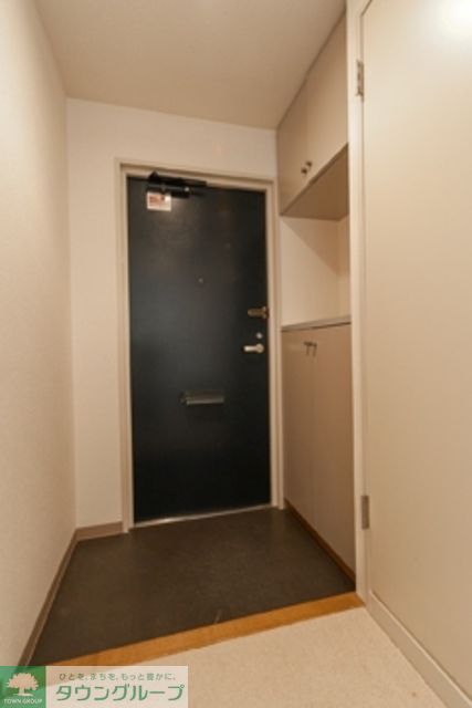 玄関　※写真は同タイプ住戸です。