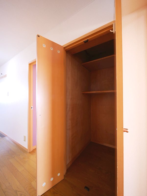 収納　ホール側