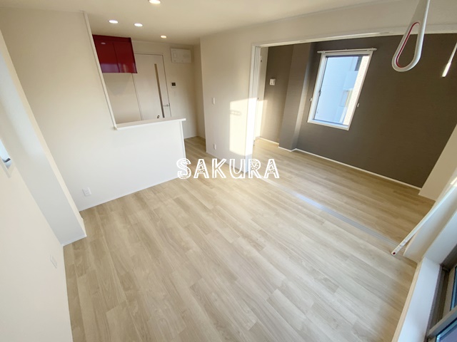 居室・リビング　使いやすい形の為、レイアウトを楽しめます♪