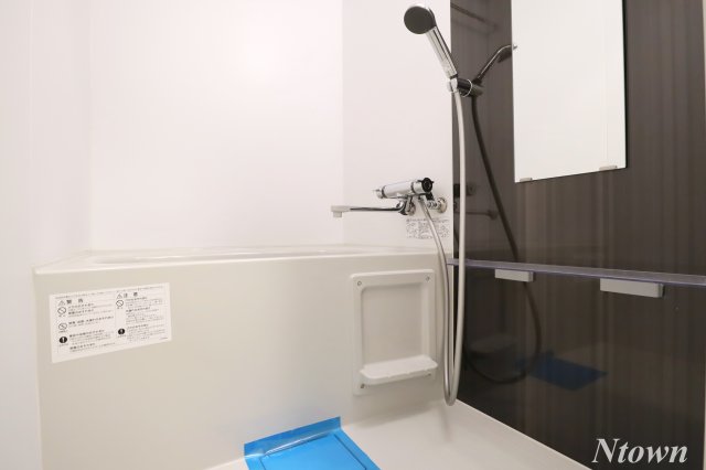 バス・シャワールーム　落ち着いた空間のお風呂です