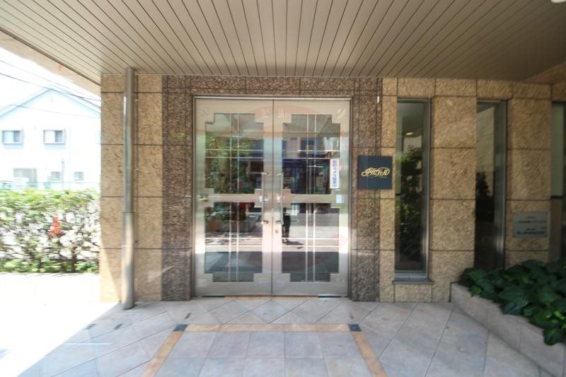 エントランス　建物の内部です