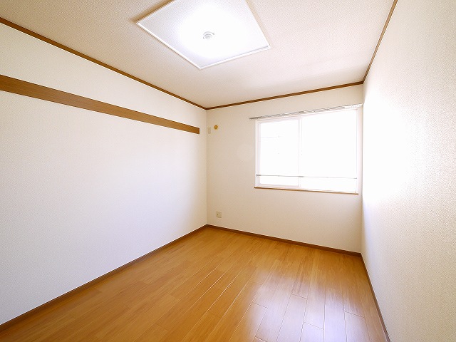 その他部屋・スペース　落ち着いて過ごせるお部屋なので、寝室にいかがでしょうか