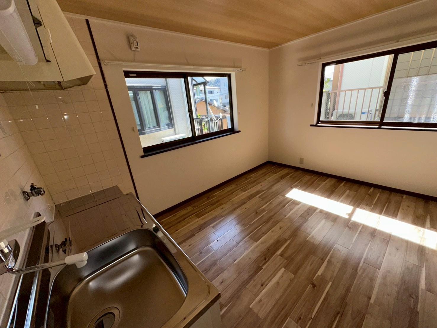 その他部屋・スペース　キッチンからのリビング